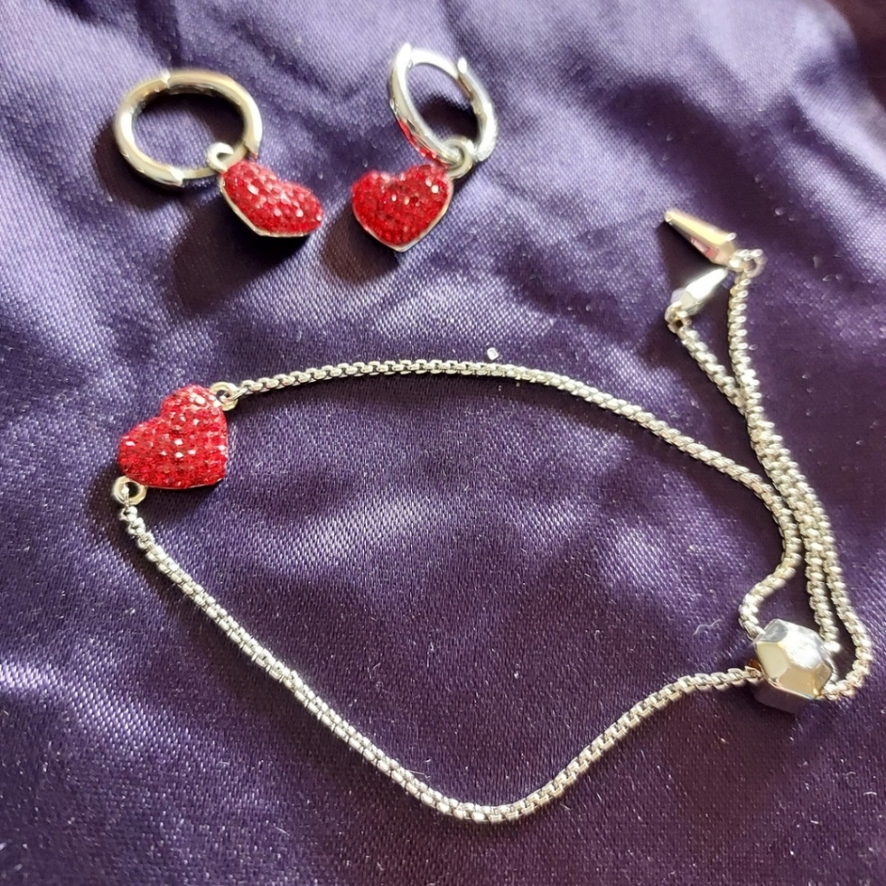 *SET* NWOT Origami Owl red silver sparkly heart earrings and adjustable bracelet